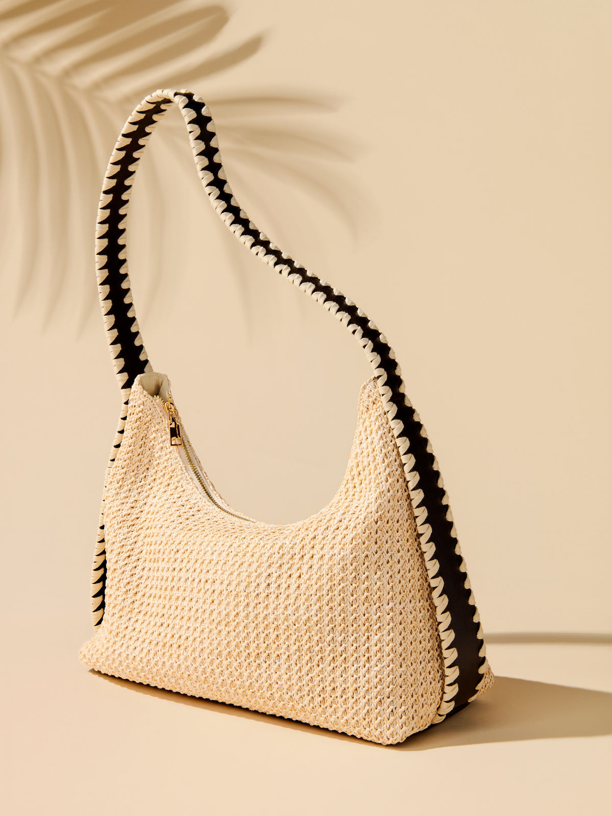 Mia Shoulder Bag in Black