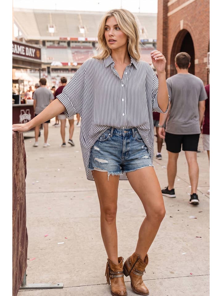 Loddi Oversized Black Stripe Blouse