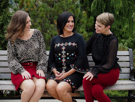 5 Cute & Casual Holiday Party Outfits That Say “I Woke Up This Way” - Miller  St. Boutique